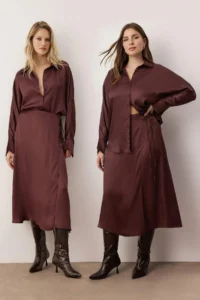 TRENDYOLMİLLA Body Selecting Brown Double breasted Binding Detailed Weaving Satin Midi Skirt - Image 3