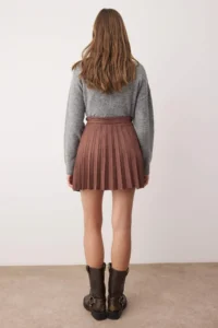 TRENDYOLMİLLA Brown Suede snaps A-line pleated Flexible Mini Skirt - Image 2
