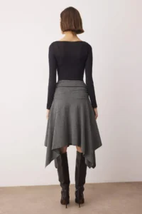 TRENDYOLMİLLA Anthracite Jacquard skater Asymmetric Midi Knitting Skirt - Image 4