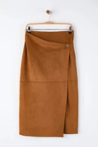 TRENDYOLMİLLA Camel Suede Double breasted buttoned Knitting Midi Suede Skirt - Image 5