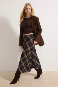TRENDYOLMİLLA Navy Blue-Multicolored Checkered Stone Weaving LONG Maxi Skirt - Image 3