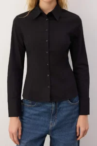TRENDYOLMİLLA Wardrobe Essentials Black Hafif Bele Oturan Cotton Weaving Shirt - Image 3