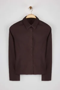 TRENDYOLMİLLA Wardrobe Essentials Dark Brown Hafif Bele Oturan Cotton Weaving Shirt - Image 5