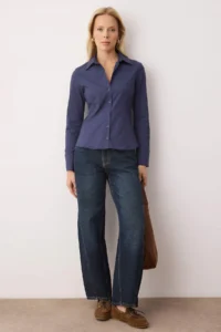 TRENDYOLMİLLA Wardrobe Essentials Navy Blue Hafif Bele Oturan Cotton Weaving Shirt - Image 2