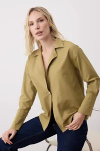 TRENDYOLMİLLA Khaki Gold Hair Clip Detailed Shirt - Image 2