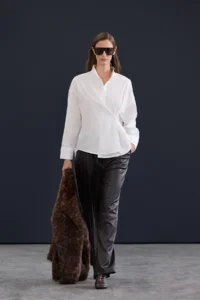 TRENDYOLMİLLA Trendyol Studio White Ayarlanabilir Oversized Asymmetric Cotton Poplin Shirt - Image 3