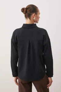 TRENDYOLMİLLA Black Thessaloniki Polo Shirt Collar buttoned Oversized Shirt - Image 4