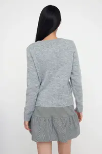 TRENDYOLMİLLA Teen Gray Heart Button Detailed Ribbon Embroidered Soft textured Knitwear Cardigan - Image 4