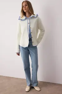 TRENDYOLMİLLA Ecru Soft textured Garni Detailed Wide Pattern Coat Look Knitwear Cardigan - Image 2
