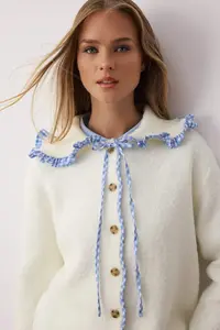 TRENDYOLMİLLA Ecru Soft textured Garni Detailed Wide Pattern Coat Look Knitwear Cardigan - Image 3