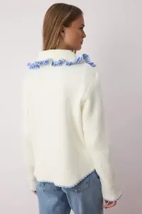 TRENDYOLMİLLA Ecru Soft textured Garni Detailed Wide Pattern Coat Look Knitwear Cardigan - Image 4