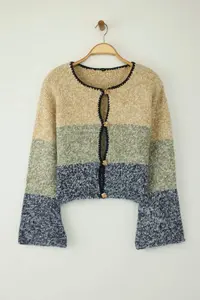 TRENDYOLMİLLA Indigo Button Detailed Crop Soft textured Color Blocked Knitwear Cardigan - Image 5