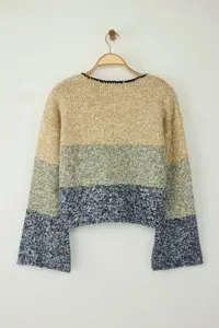 TRENDYOLMİLLA Indigo Button Detailed Crop Soft textured Color Blocked Knitwear Cardigan - Image 7