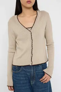 TRENDYOLMİLLA Teen Beige Premium Yarn/Special Yarn V-neck Fitted/Bodysuit hugging Knitwear Cardigan - Image 2