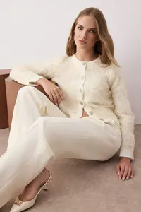 TRENDYOLMİLLA Ecru Lace Garnished Soft textured Knitwear Cardigan