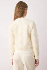 TRENDYOLMİLLA Ecru Lace Garnished Soft textured Knitwear Cardigan - Image 4