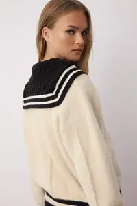 TRENDYOLMİLLA Beige Button Detailed Premium/Special Thread Wide Pattern Coat Look Woolly Knitwear Cardigan - Image 4