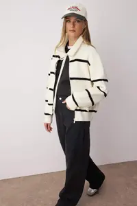 TRENDYOLMİLLA Ecru-Black Striped Zippered Wide Pattern Special Thread Coat Look Knitwear Cardigan - Image 2