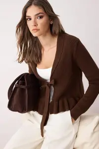 TRENDYOLMİLLA Brown Crop V-neck Soft textured with flywheel Knitwear Cardigan