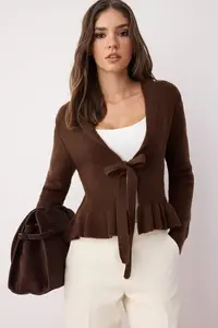 TRENDYOLMİLLA Brown Crop V-neck Soft textured with flywheel Knitwear Cardigan - Image 2
