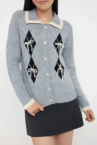 TRENDYOLMİLLA Teen Gray Premium/Special Yarn Baklava Patterned Ribbon Detailed Polo Shirt Collar Knitwear Cardigan - Image 3