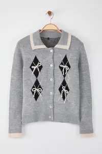 TRENDYOLMİLLA Teen Gray Premium/Special Yarn Baklava Patterned Ribbon Detailed Polo Shirt Collar Knitwear Cardigan - Image 4