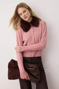 TRENDYOLMİLLA Pink Crop Fur Detailed Fitted/Bodysuit hugging Knitwear Cardigan