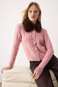 TRENDYOLMİLLA Pink Crop Fur Detailed Fitted/Bodysuit hugging Knitwear Cardigan - Image 2