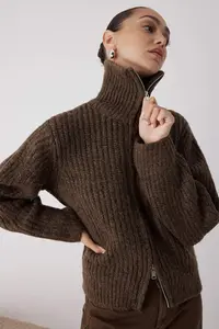 TRENDYOLMİLLA Wardrobe Essentials Brown Zippered Soft textured Wide Pattern Knitwear Cardigan| - Image 2