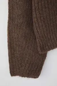 TRENDYOLMİLLA Wardrobe Essentials Brown Zippered Soft textured Wide Pattern Knitwear Cardigan| - Image 7
