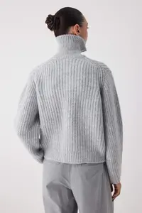 TRENDYOLMİLLA Wardrobe Essentials Gray Zippered Soft textured Wide Pattern Knitwear Cardigan| - Image 4