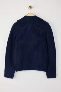 TRENDYOLMİLLA Wardrobe Essentials Navy Blue Zippered Soft textured Wide Pattern Knitwear Cardigan| - Image 6