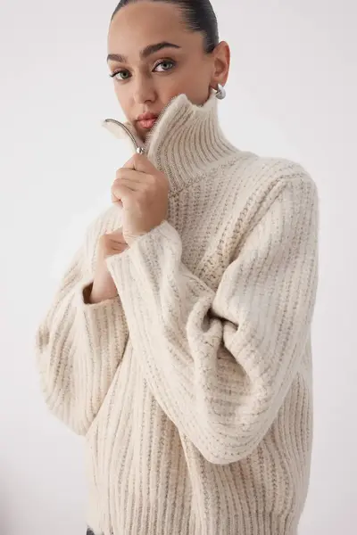 TRENDYOLMİLLA Wardrobe Essentials Stone Zippered Soft textured Wide Pattern Knitwear Cardigan|