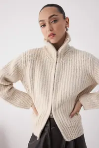 TRENDYOLMİLLA Wardrobe Essentials Stone Zippered Soft textured Wide Pattern Knitwear Cardigan| - Image 2