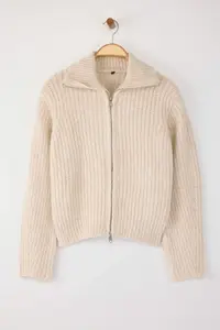 TRENDYOLMİLLA Wardrobe Essentials Stone Zippered Soft textured Wide Pattern Knitwear Cardigan| - Image 5