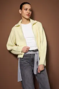 TRENDYOLMİLLA Wardrobe Essentials Yellow Zippered Soft textured Wide Pattern Knitwear Cardigan|