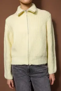 TRENDYOLMİLLA Wardrobe Essentials Yellow Zippered Soft textured Wide Pattern Knitwear Cardigan| - Image 3
