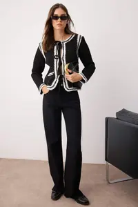 TRENDYOLMİLLA Black Color Blocked Embroidery Detailed Glitter Knitwear Cardigan - Image 3
