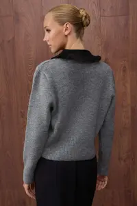 TRENDYOLMİLLA Special Collection Gray Color Blocked Polo Shirt Collar Special Thread Collar Detailed Knitwear Cardigan - Image 4