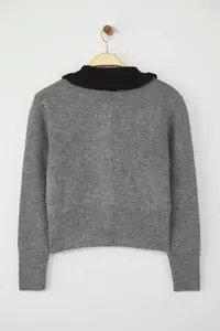 TRENDYOLMİLLA Special Collection Gray Color Blocked Polo Shirt Collar Special Thread Collar Detailed Knitwear Cardigan - Image 6