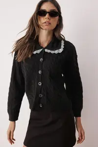 TRENDYOLMİLLA Black Collar Lace Garnished Hair Knitting Polo Shirt Collar Knitwear Cardigan