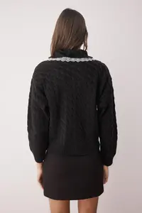 TRENDYOLMİLLA Black Collar Lace Garnished Hair Knitting Polo Shirt Collar Knitwear Cardigan - Image 4