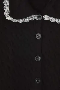 TRENDYOLMİLLA Black Collar Lace Garnished Hair Knitting Polo Shirt Collar Knitwear Cardigan - Image 6