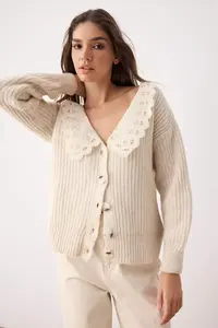 TRENDYOLMİLLA Beige Shirt Collar Garnished Soft textured Wide Pattern Knitwear Cardigan - Image 2