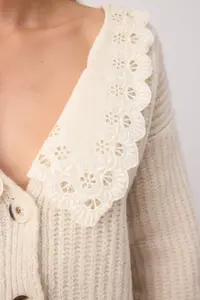 TRENDYOLMİLLA Beige Shirt Collar Garnished Soft textured Wide Pattern Knitwear Cardigan - Image 3