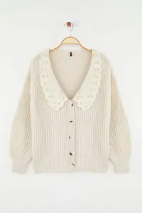 TRENDYOLMİLLA Beige Shirt Collar Garnished Soft textured Wide Pattern Knitwear Cardigan - Image 5
