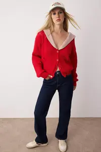 TRENDYOLMİLLA Red Color Blocked Turn-down Collar Soft textured Knitwear Cardigan - Image 2