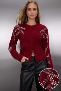 TRENDYOLMİLLA Burgundy Soft textured Stone Embroidered Knitwear Cardigan