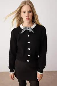 TRENDYOLMİLLA Black Premium/Special Yarn Color Blocked Crop Collar Shirt Garnished Detailed Knitwear Cardigan