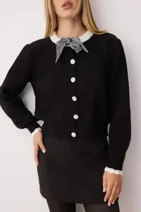 TRENDYOLMİLLA Black Premium/Special Yarn Color Blocked Crop Collar Shirt Garnished Detailed Knitwear Cardigan - Image 3